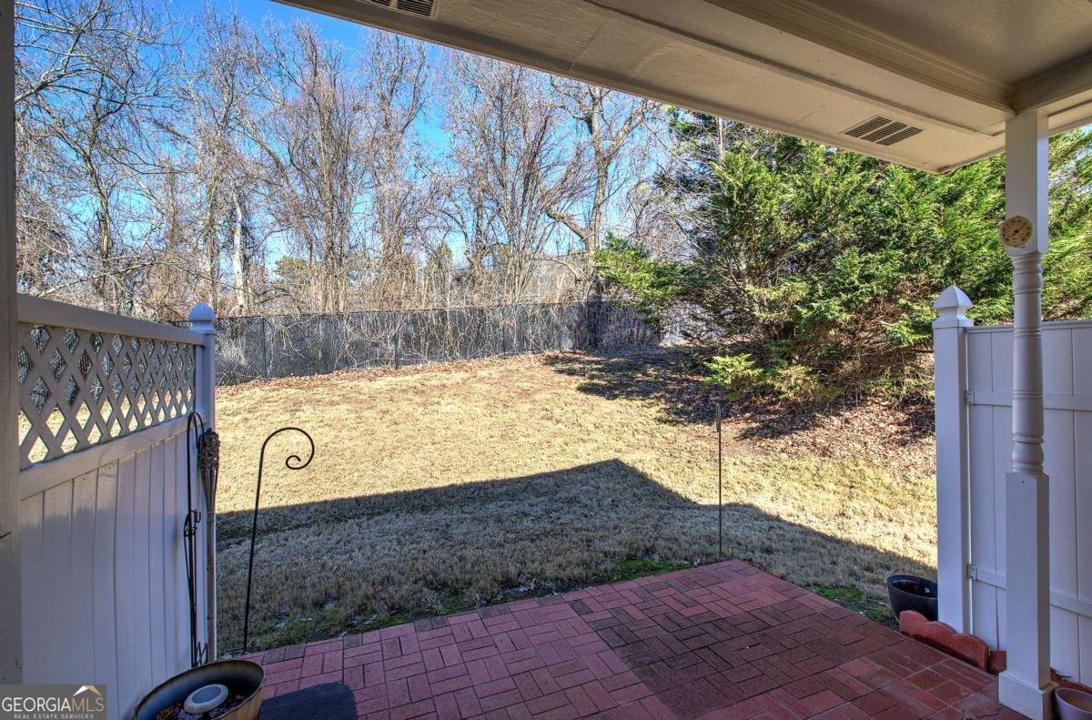 2500 ROSEHILL Circle Lithia Springs - 33