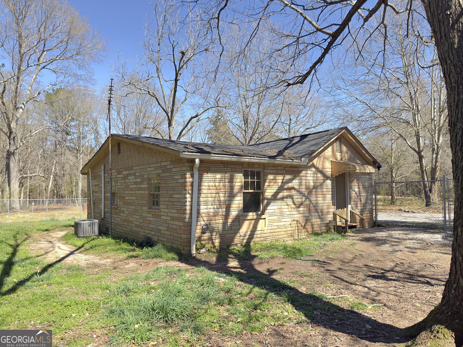 927 Dean Patrick Road Locust Grove - 38