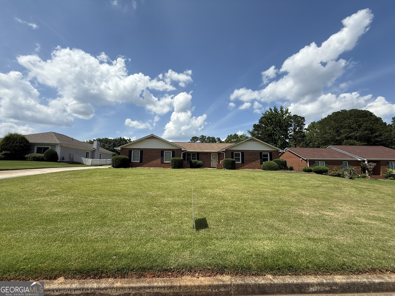 410 Clubland Circle Conyers - 1