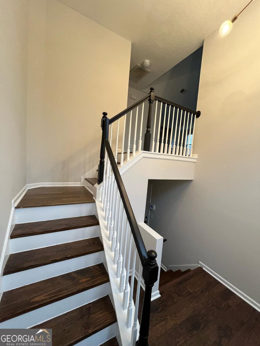 1015 Crest Ridge Place Marietta - 3
