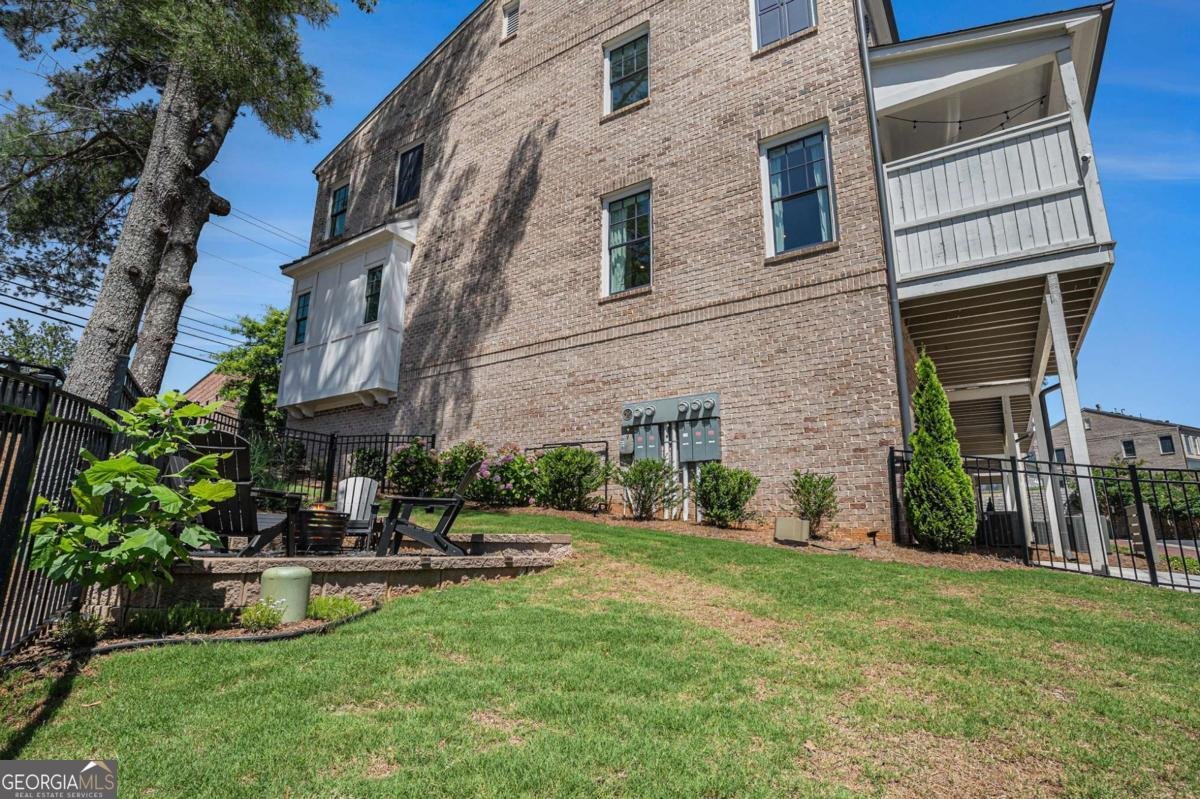 710 Elmwood Way Roswell - 23