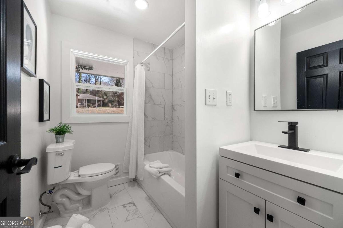 2277 Cloverdale Drive Atlanta - 14