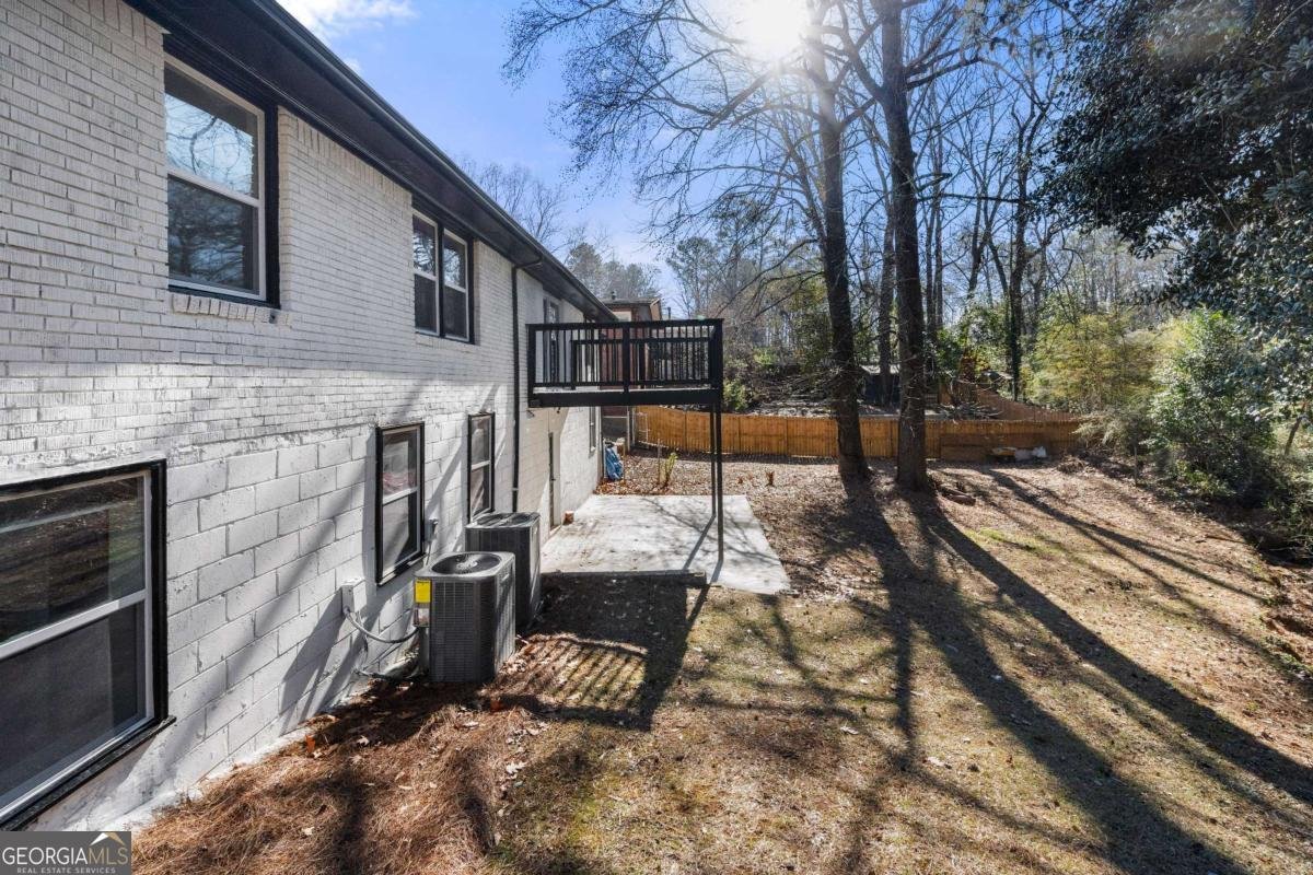 2277 Cloverdale Drive Atlanta - 23