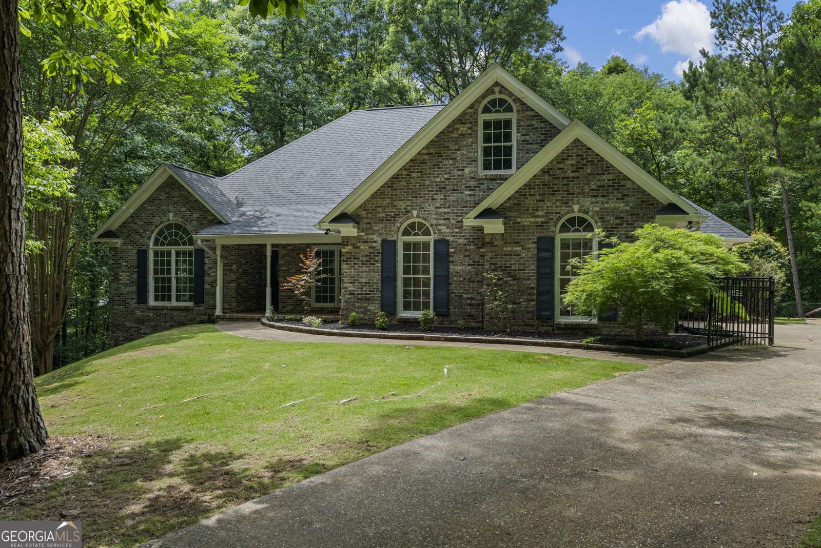 66 Williams Court Midland - 1