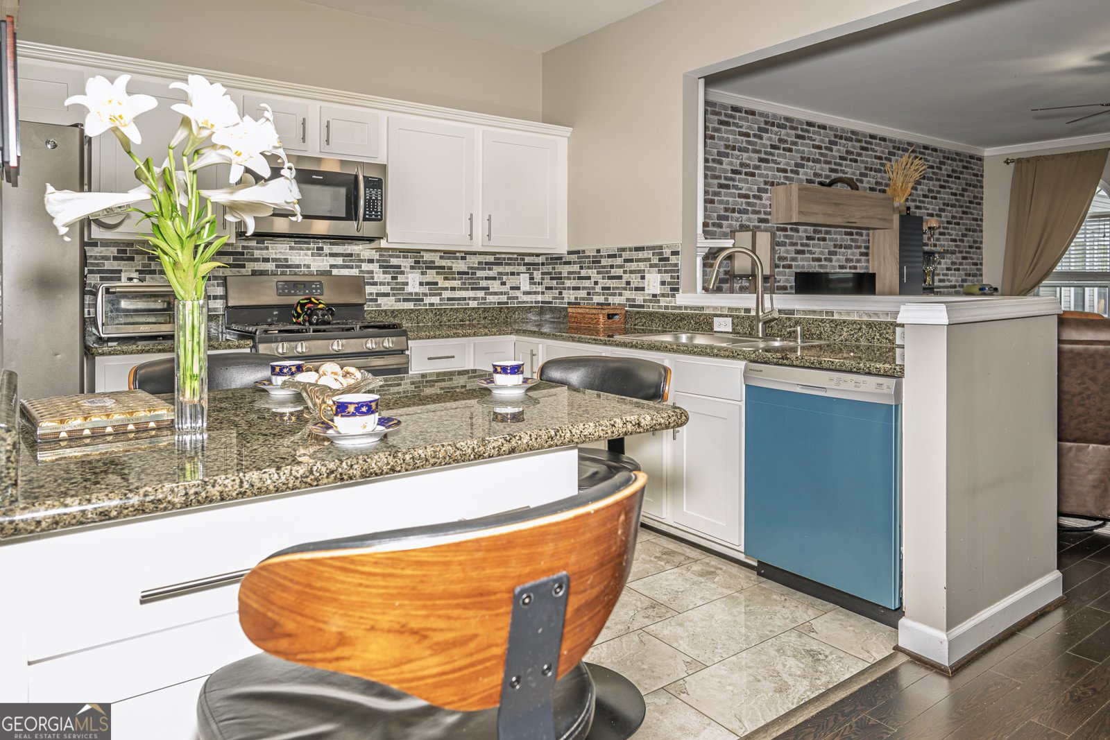 3343 Lathenview Court Milton - 11