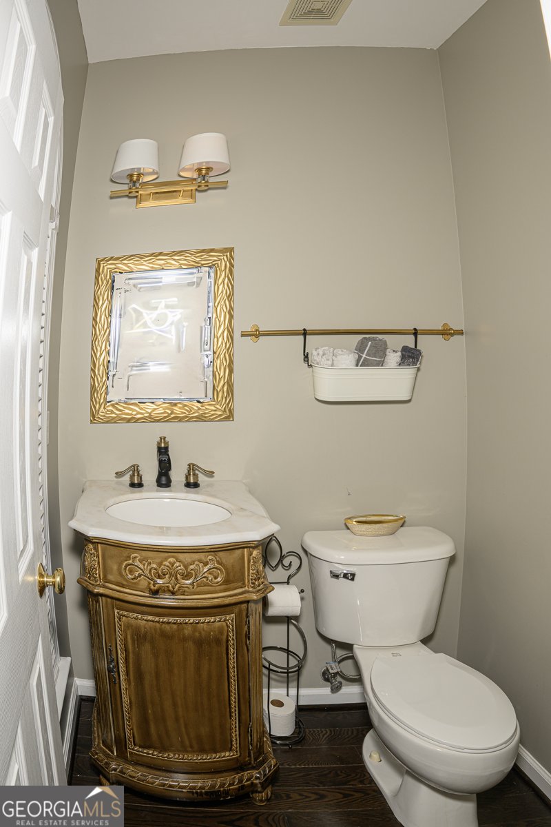 3343 Lathenview Court Milton - 6