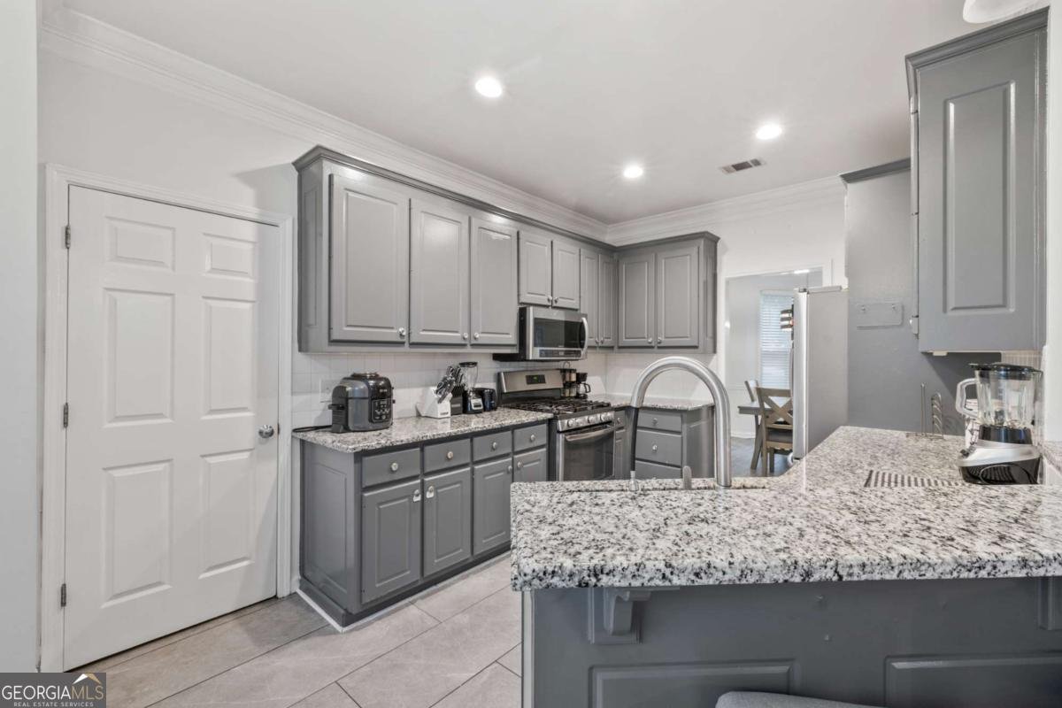 4186 Stillwater Point Ellenwood - 10