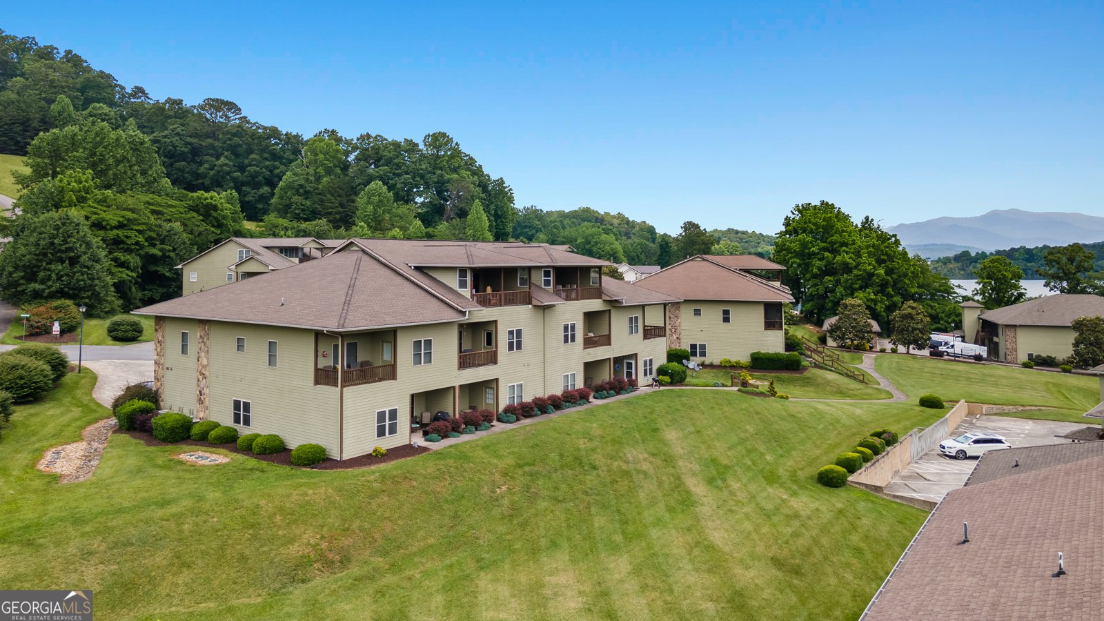 1724 Watercrest Way Young Harris - 36