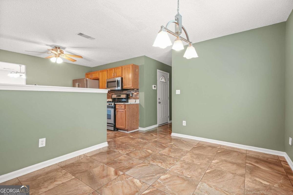 6799 Hill Creek Cove Lithonia - 22