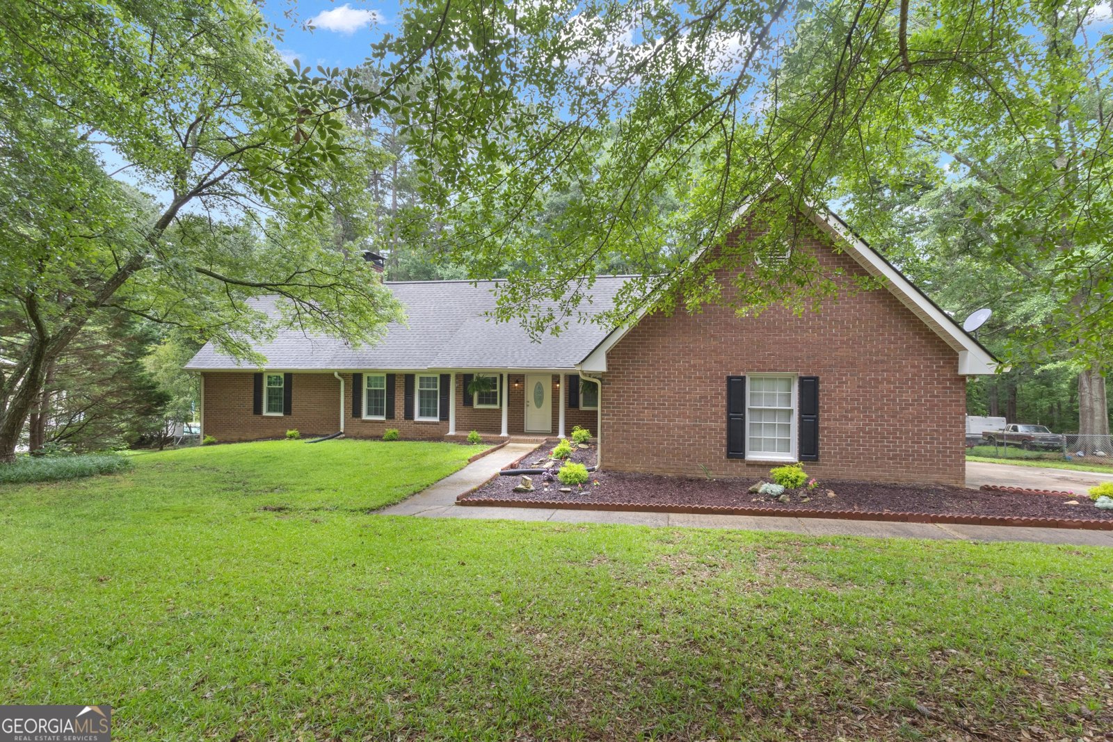 190 Willow Lake Lane Sharpsburg - 1