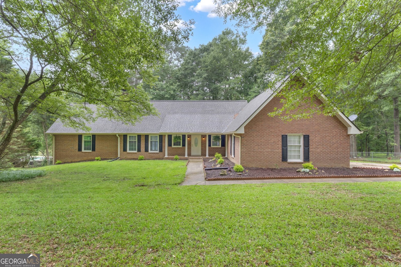 190 Willow Lake Lane Sharpsburg - 2
