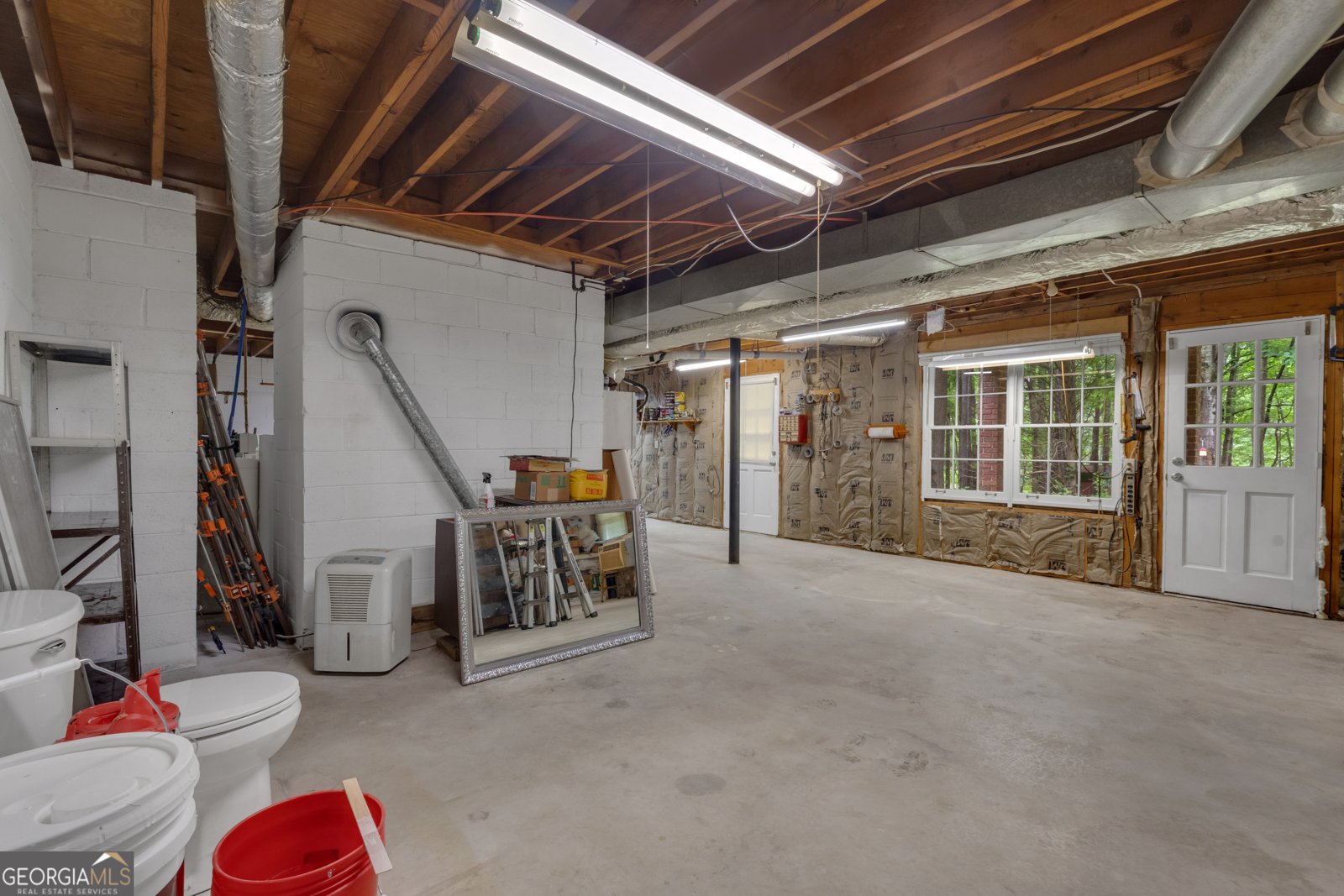 190 Willow Lake Lane Sharpsburg - 45