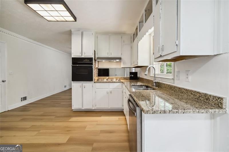 574 HORSESHOE Circle Lilburn - 10