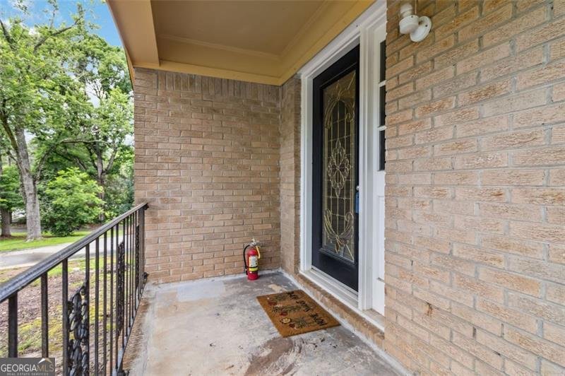 574 HORSESHOE Circle Lilburn - 4