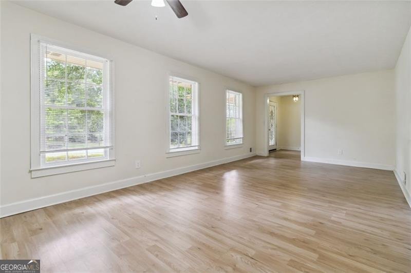 574 HORSESHOE Circle Lilburn - 6