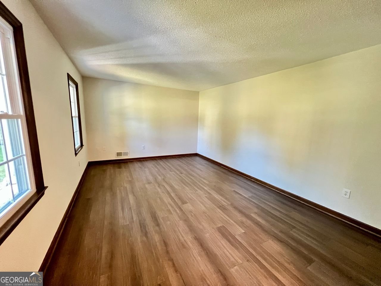 138 PONDEROSA Drive Dallas - 15