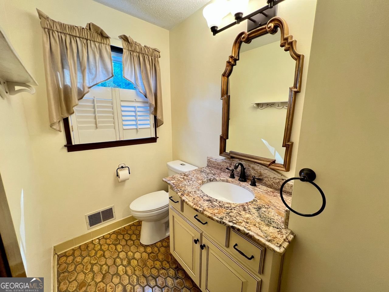 138 PONDEROSA Drive Dallas - 16