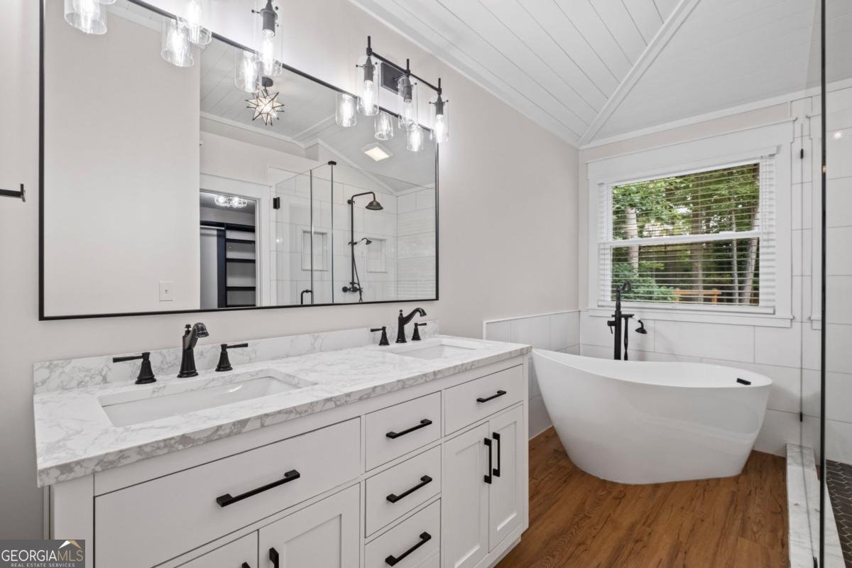 125 Sable Pointe Drive Milton - 10