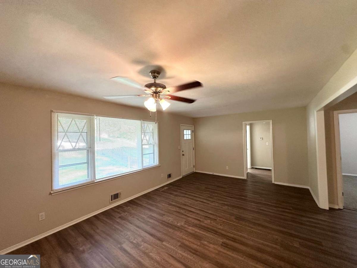 570 Kenridge Circle Stone Mountain - 2