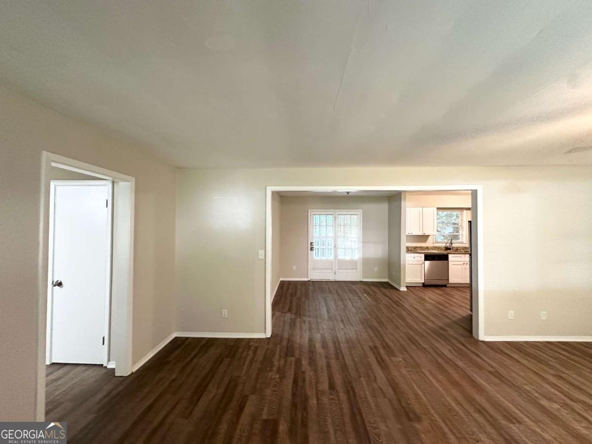 570 Kenridge Circle Stone Mountain - 3
