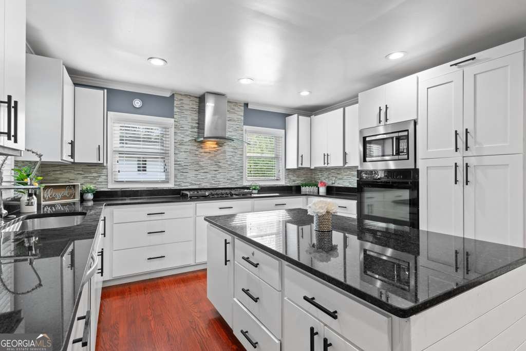 1647 Grandeus Lane Stone Mountain - 2