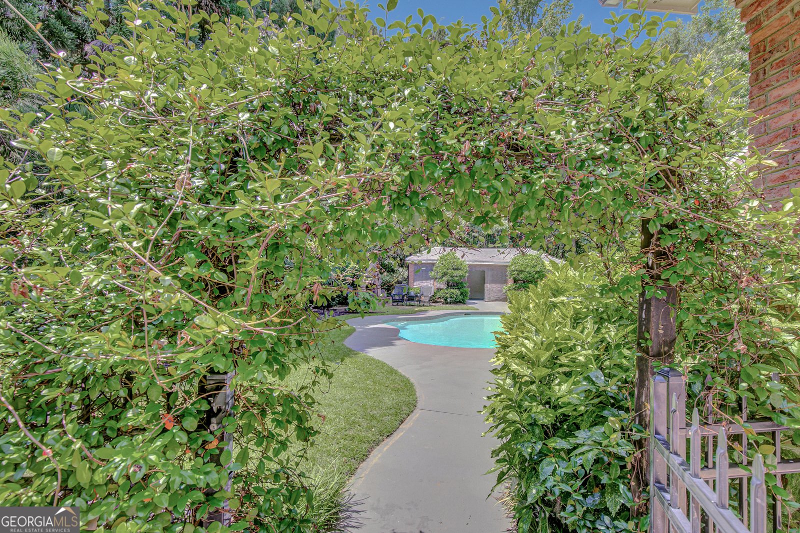 305 SHERWOOD Road Fayetteville - 12