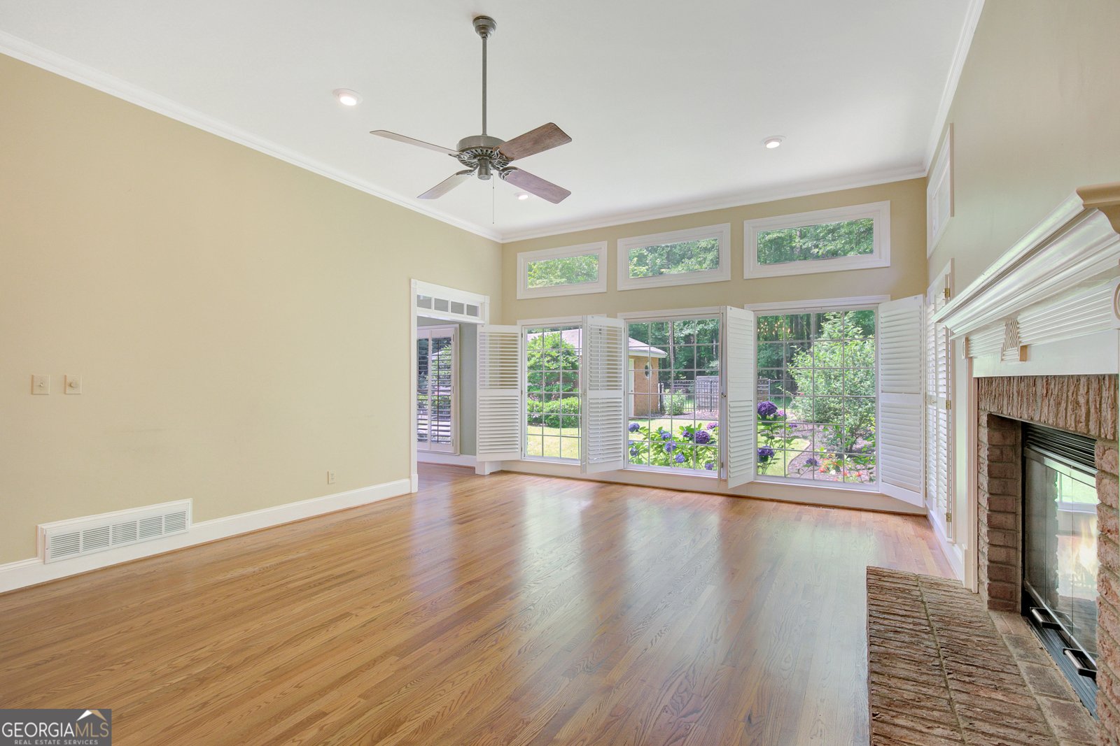 305 SHERWOOD Road Fayetteville - 23