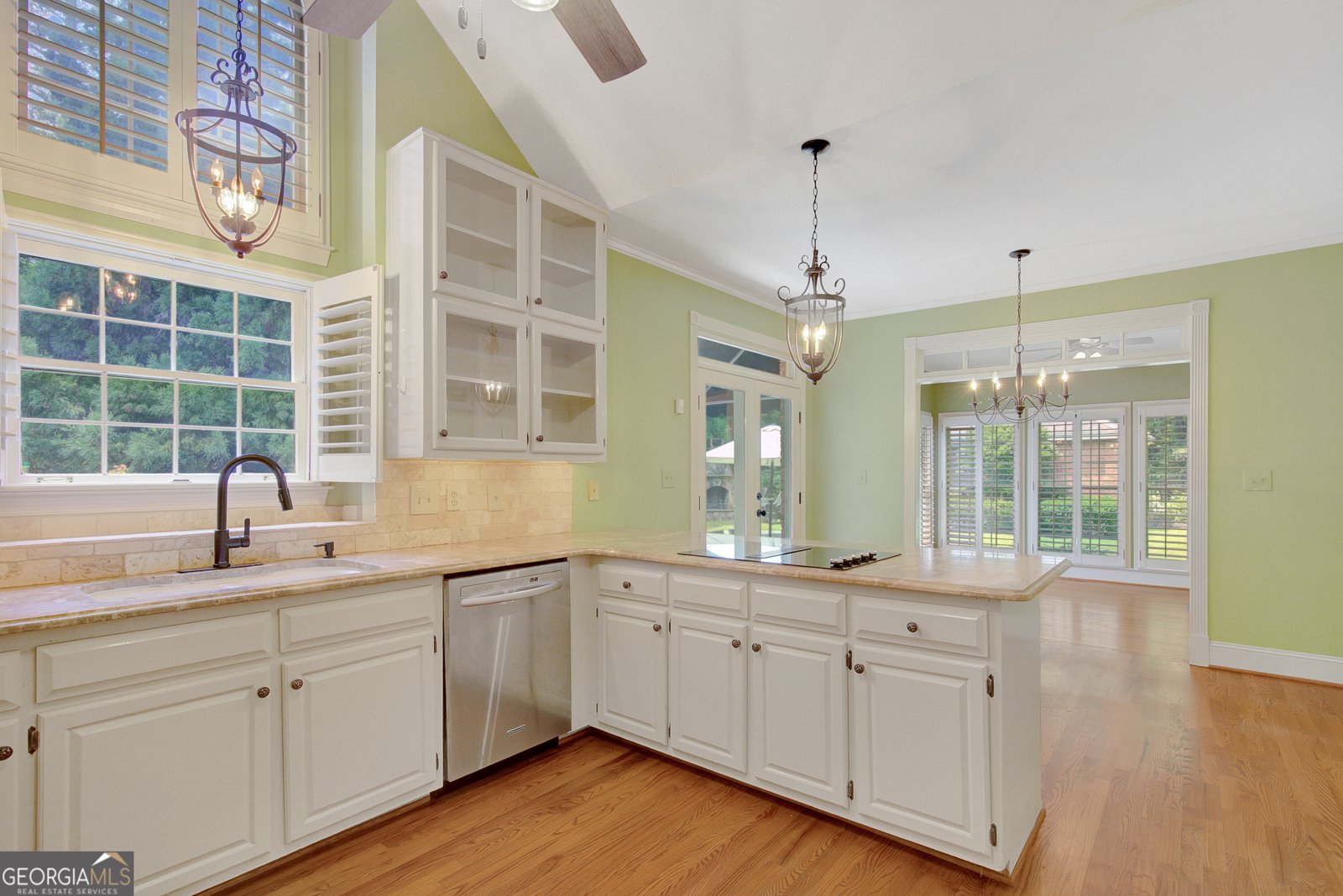 305 SHERWOOD Road Fayetteville - 33