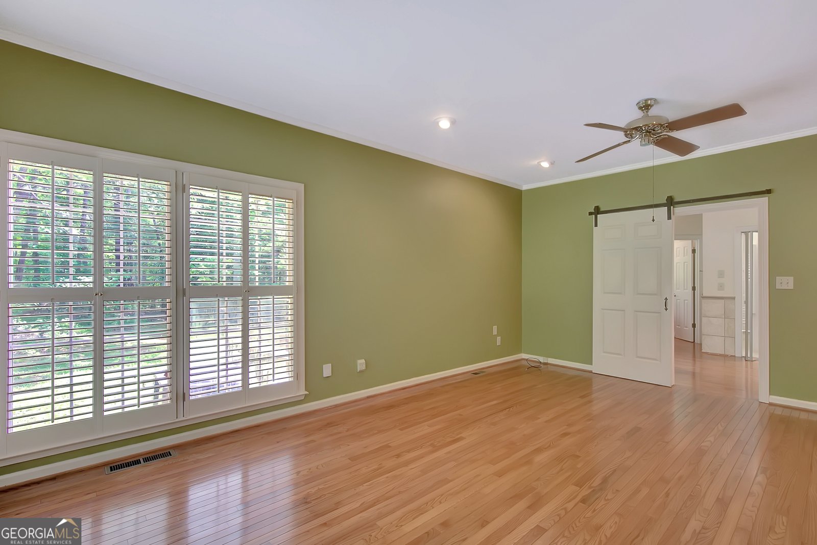 305 SHERWOOD Road Fayetteville - 44