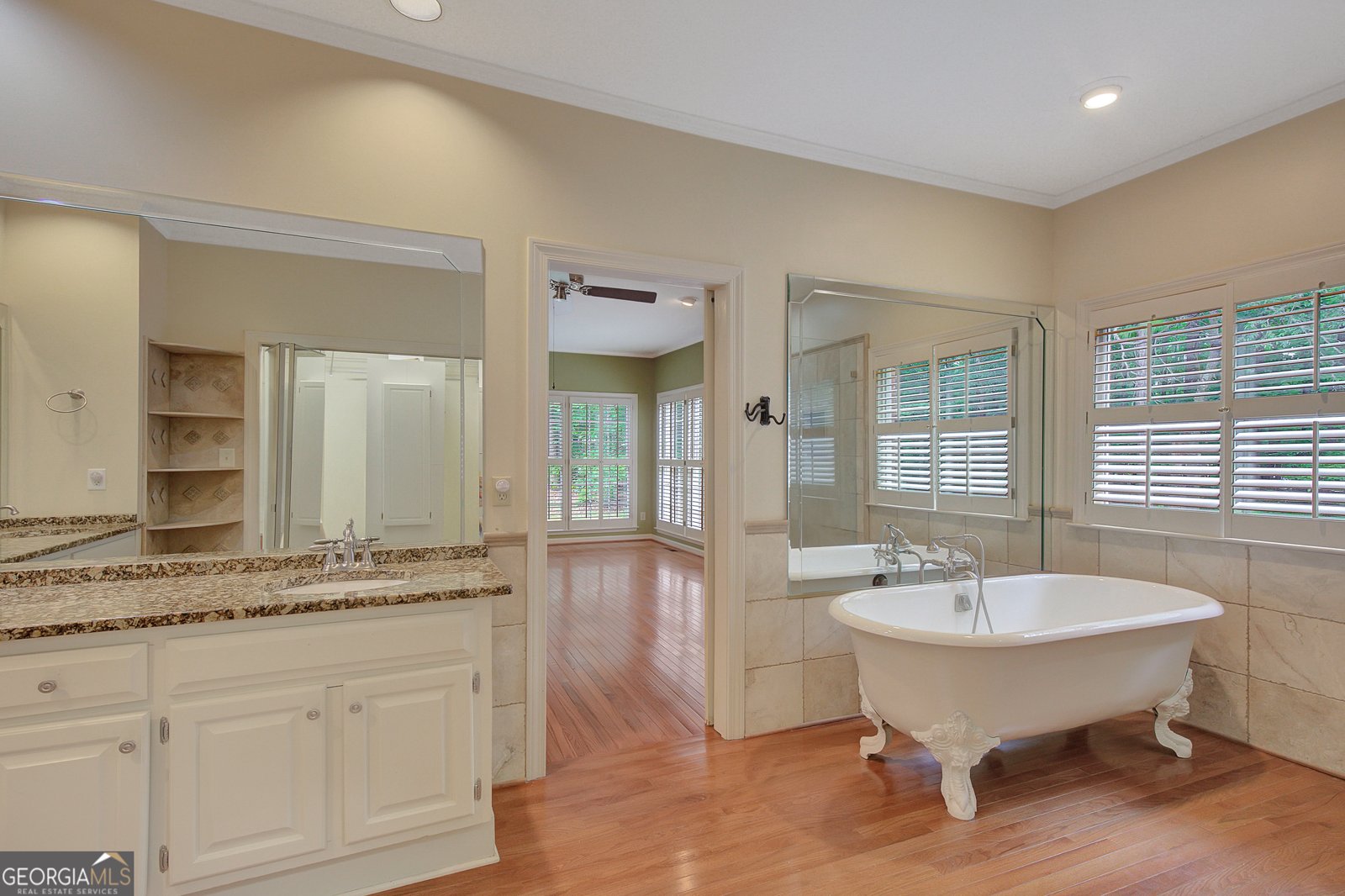 305 SHERWOOD Road Fayetteville - 52