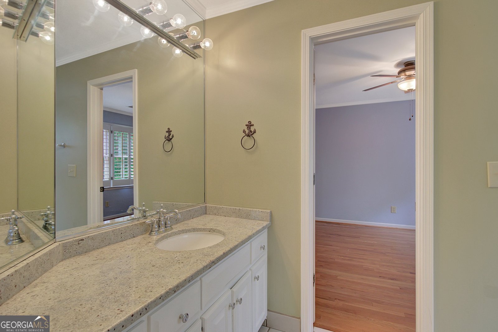 305 SHERWOOD Road Fayetteville - 54