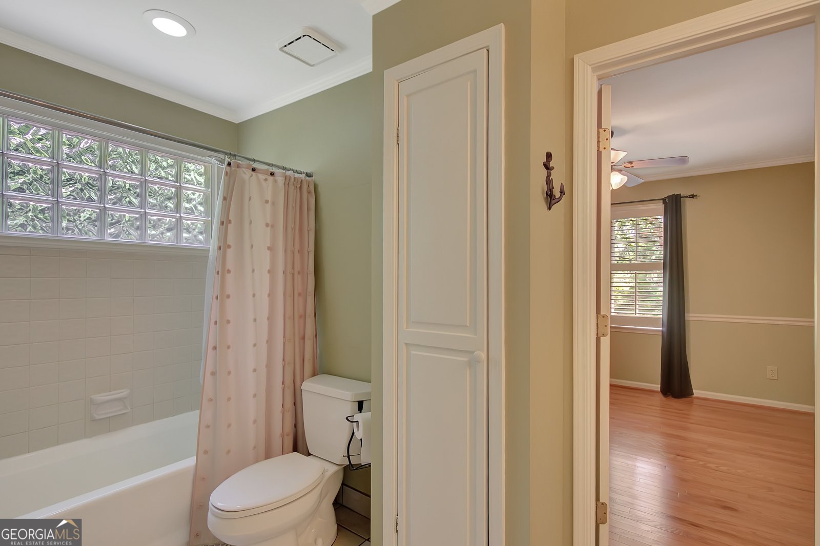 305 SHERWOOD Road Fayetteville - 55