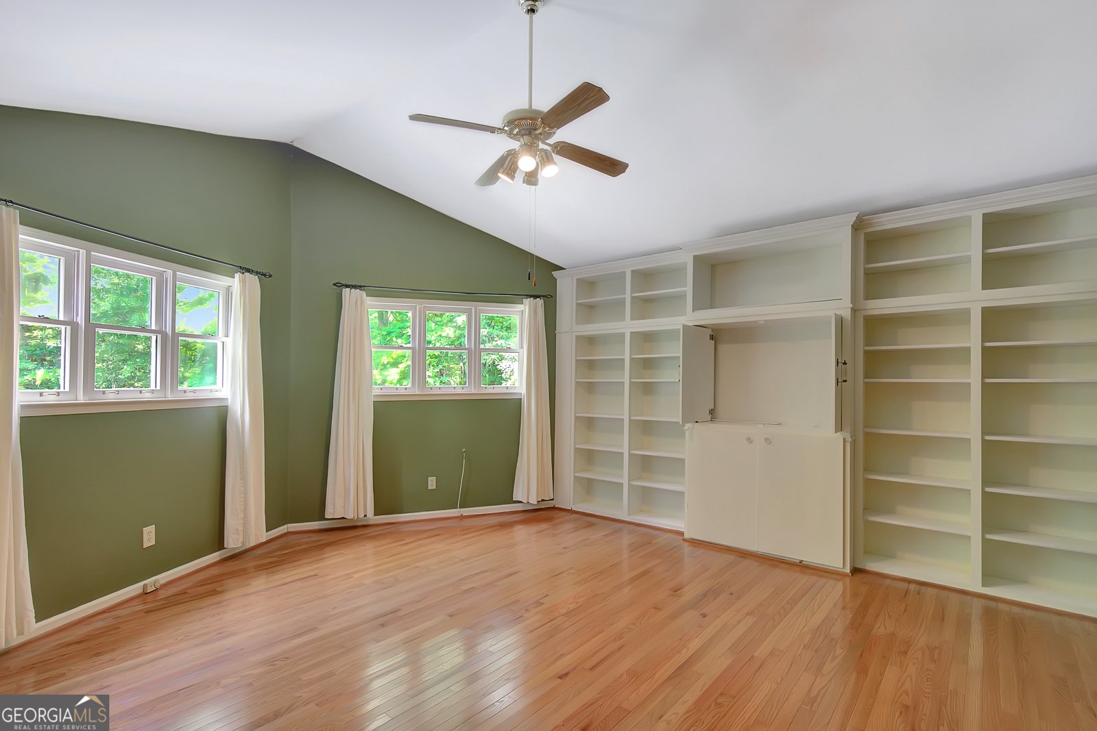 305 SHERWOOD Road Fayetteville - 67