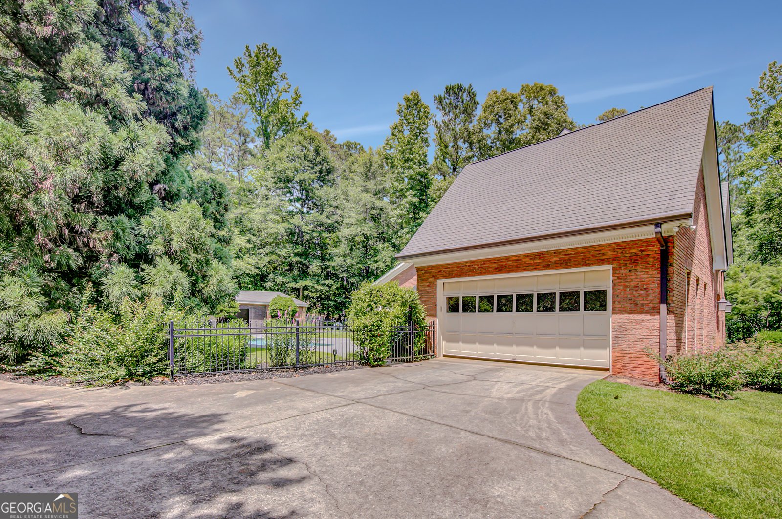305 SHERWOOD Road Fayetteville - 76
