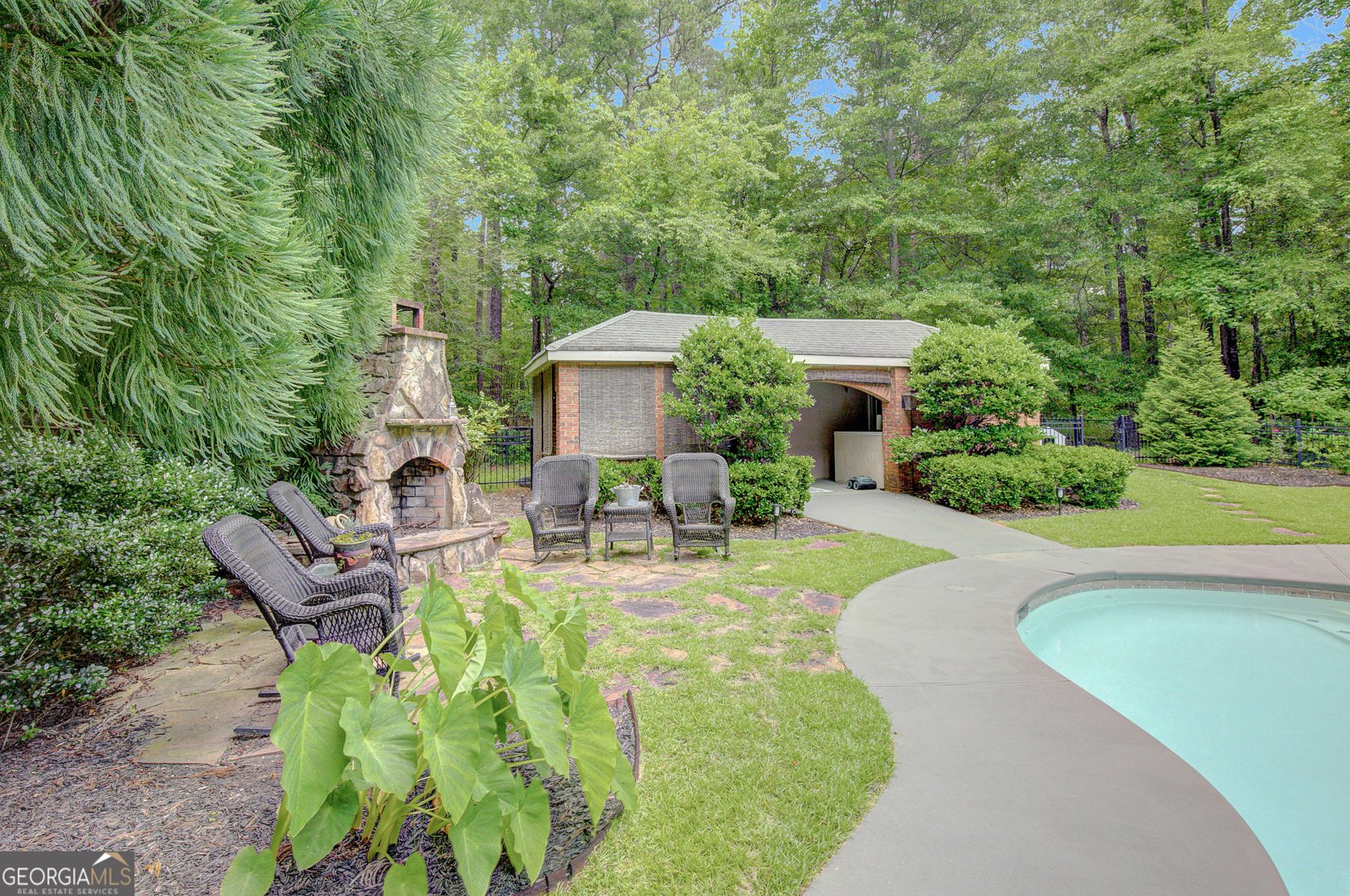 305 SHERWOOD Road Fayetteville - 9