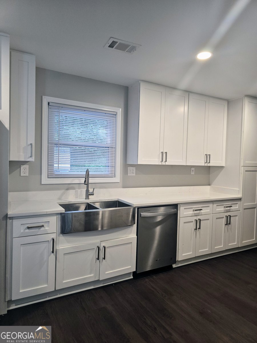 5425 Herndon Boulevard Morrow - 2