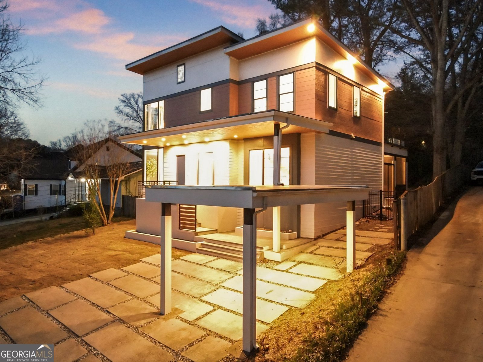 1045 Shepherds Lane Atlanta - 77