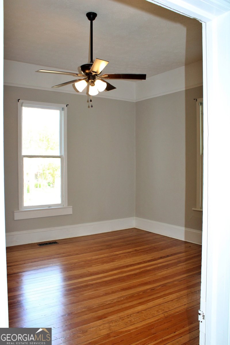 120 Holmes Street Barnesville - 10