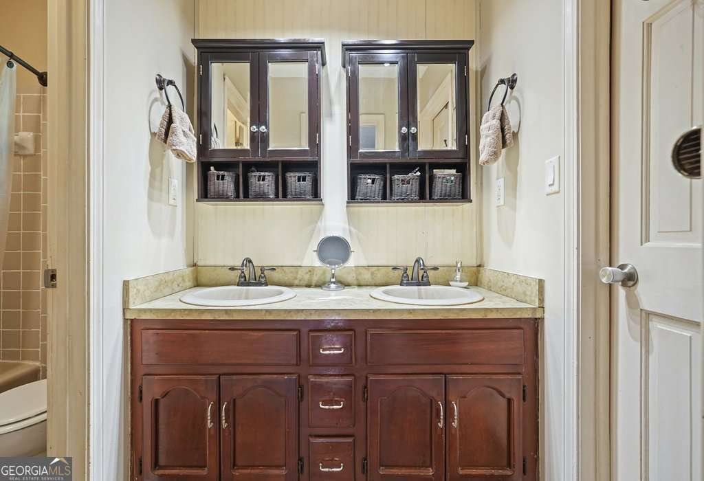 5770 DORSETT SHOALS Road Douglasville - 35