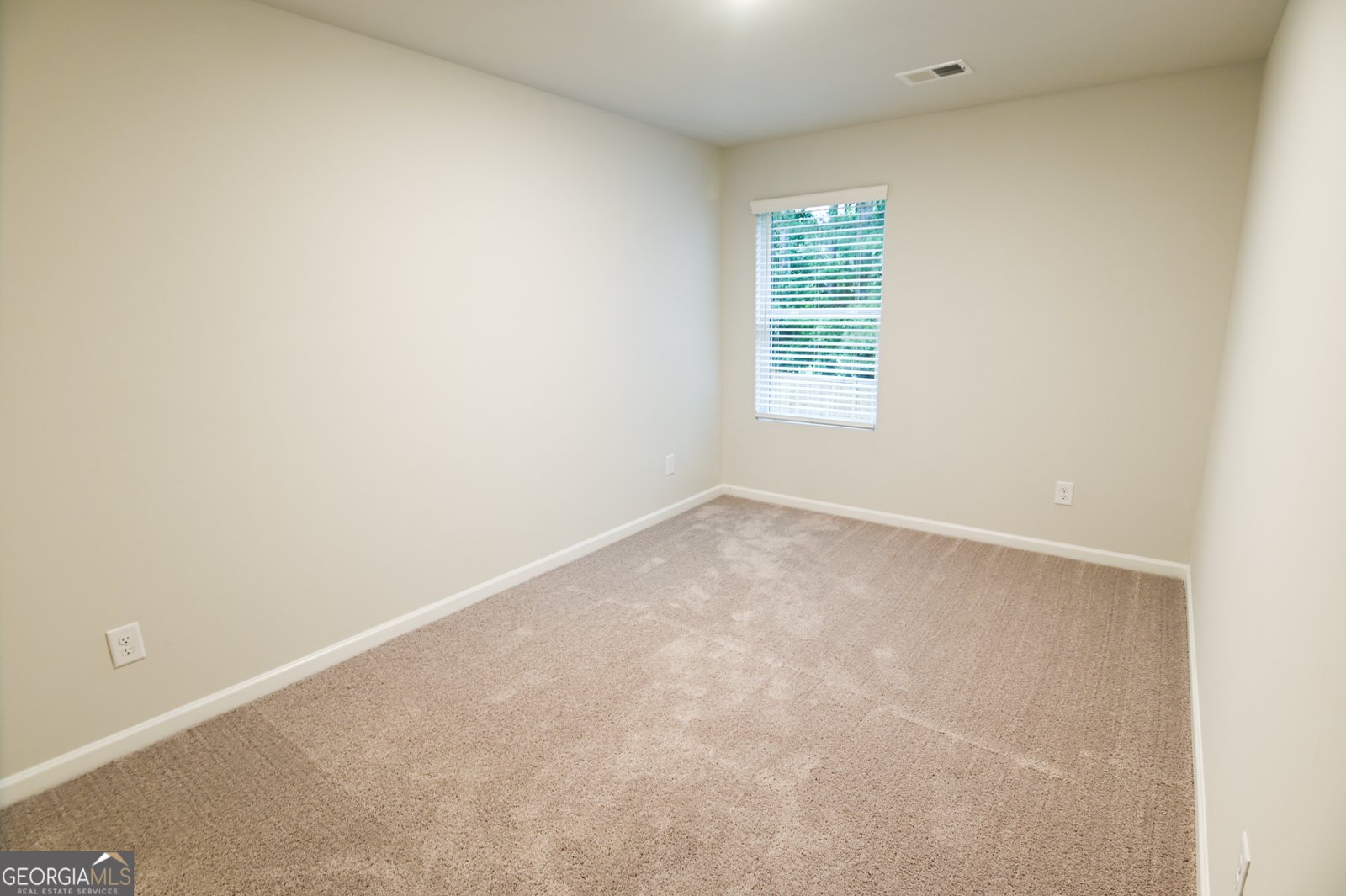 156 Village Green Drive Adairsville - 27