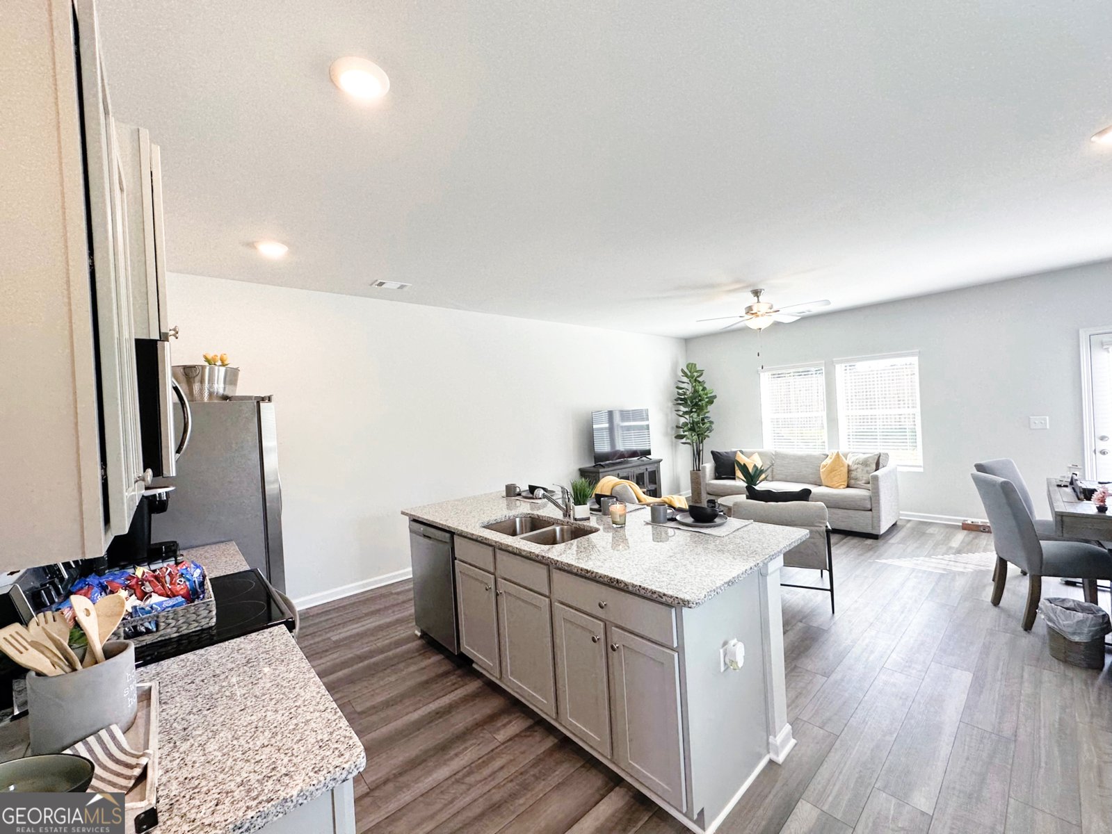 156 Village Green Drive Adairsville - 35