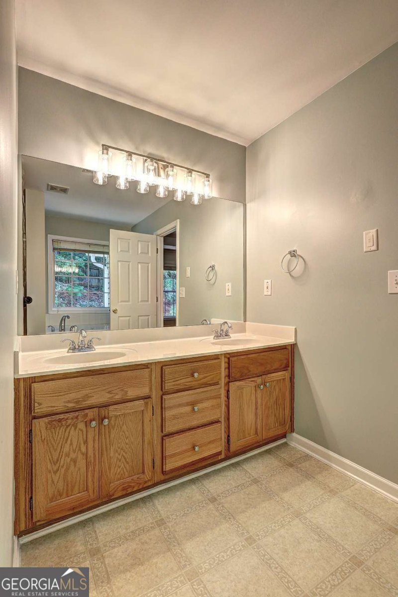 112 Lexington Parke Drive Woodstock - 14