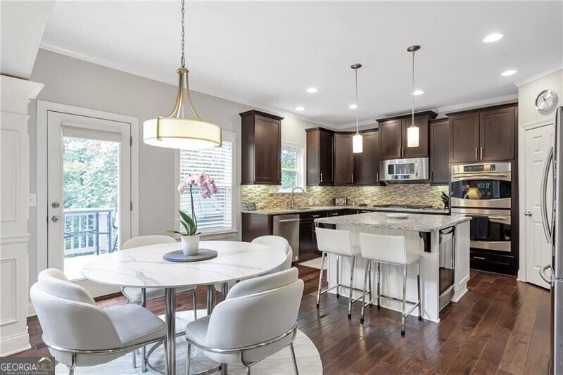 1546 Heritage Pass Milton - 2