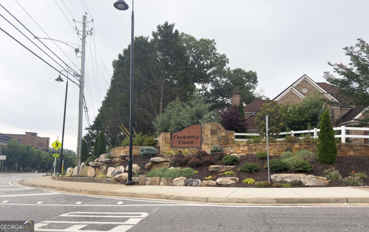 330 Hughes Branch Close Alpharetta - 40