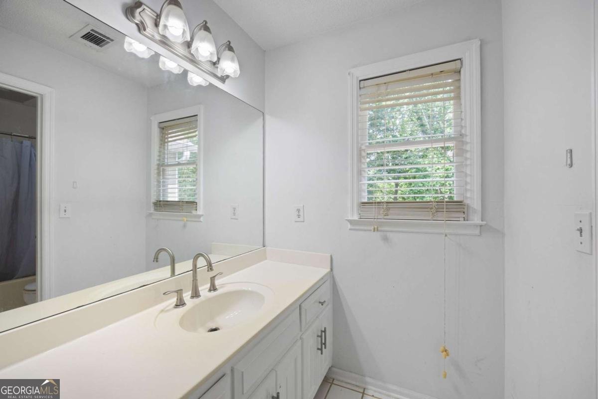 2108 Yorkshire Court Woodstock - 23