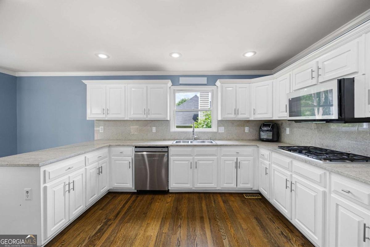 2108 Yorkshire Court Woodstock - 8