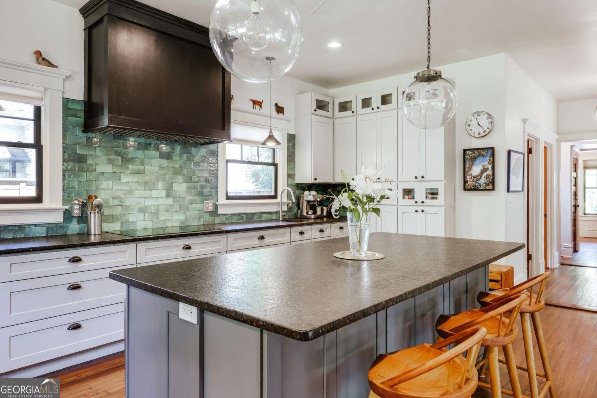 781 Boulevard Athens - 11