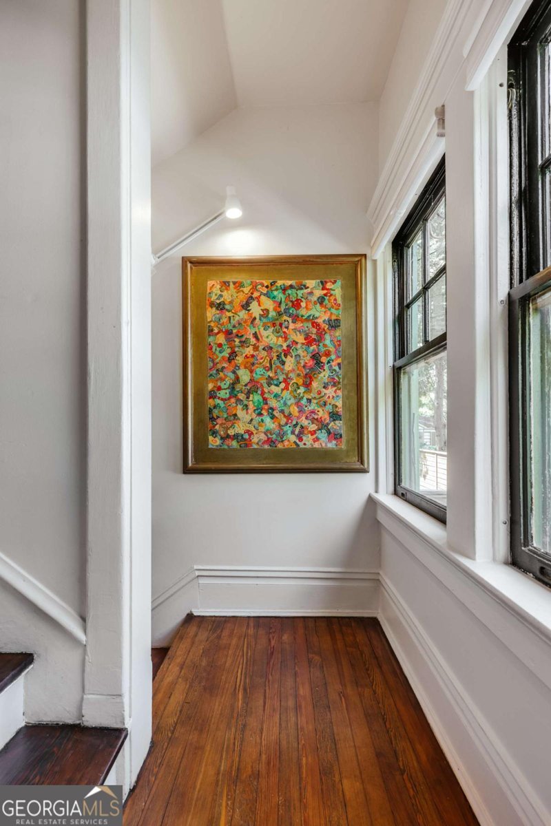 781 Boulevard Athens - 15