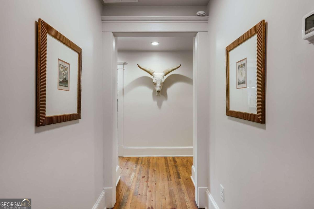 781 Boulevard Athens - 18