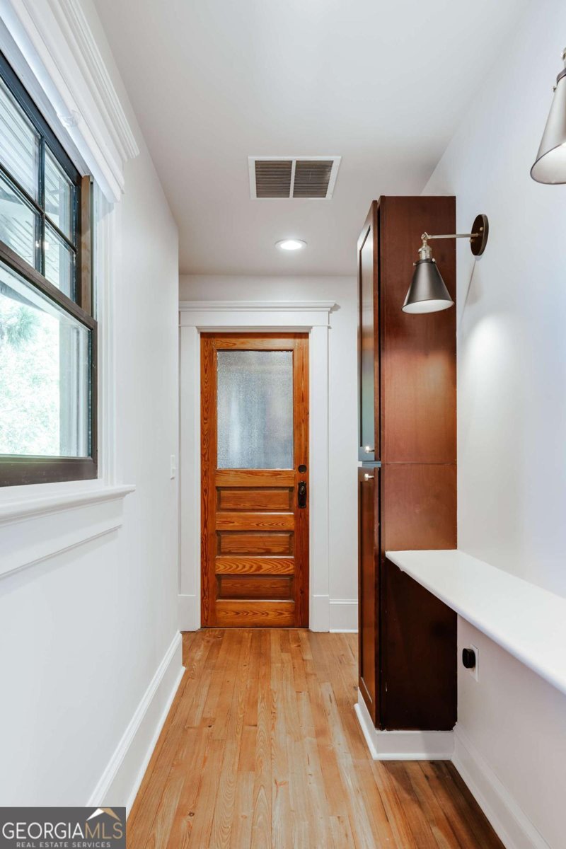 781 Boulevard Athens - 20